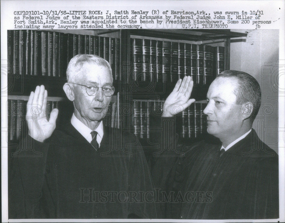 1958 Press Photo Judge John E. Miller Swears In J. Smith Henley As Federal Judge - Historic Images