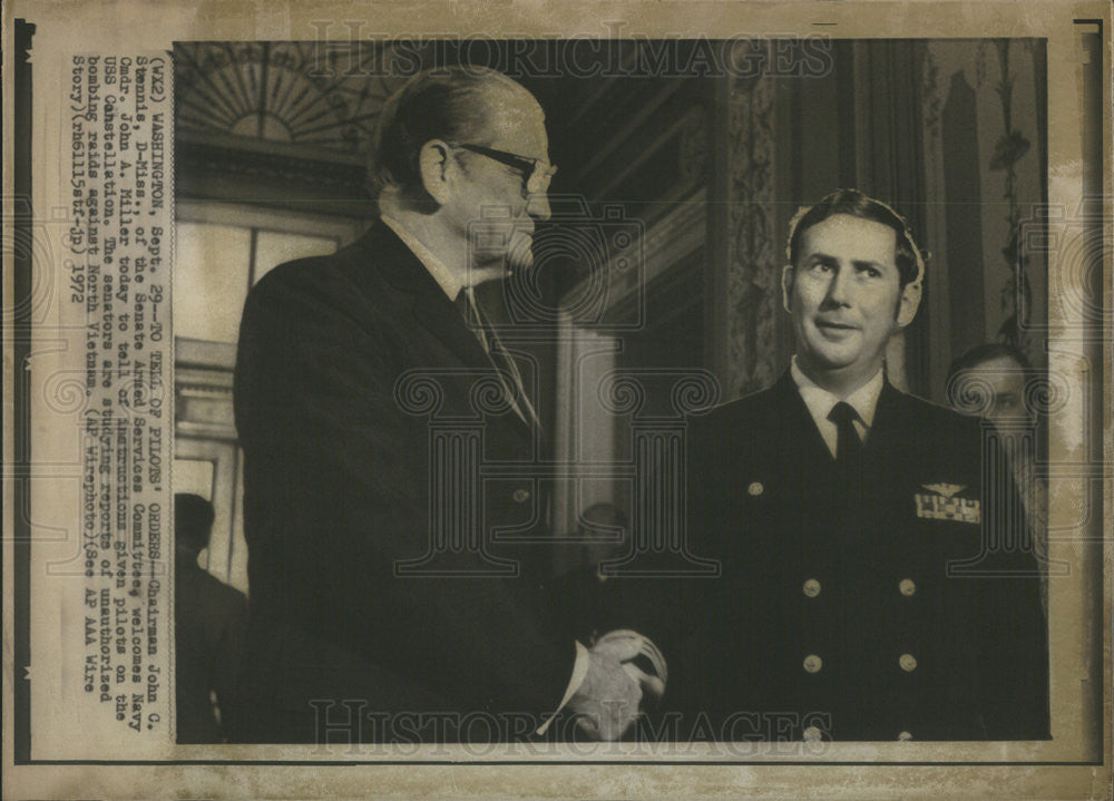 1972 Press Photo Chairman John C. Stennis Welcomes Navy Commander John A. Miller - Historic Images