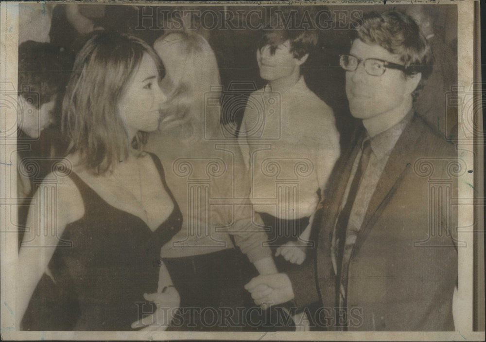 1966 Press Photo John Paul Getty Jr. Dances with Actress Fiance Talitha Pol - Historic Images