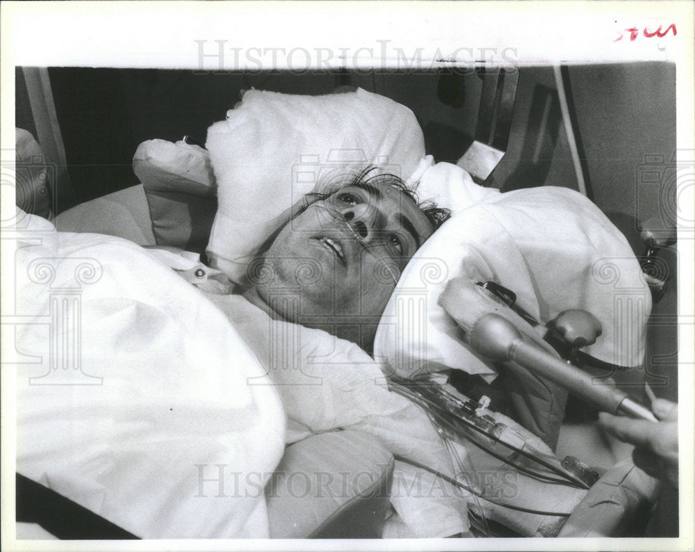 1986 Press Photo John Giannoules Shooting Victim Chicago - Historic Images