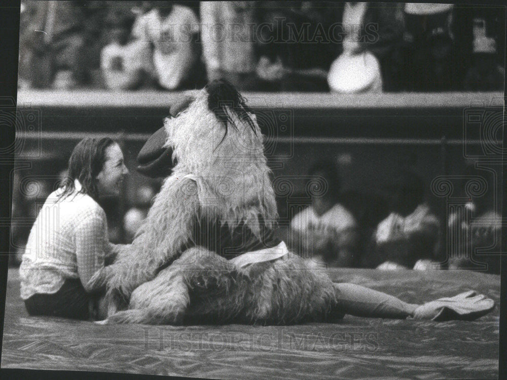 1979 Press Photo Chicken Man, Cubs vs. Houston - Historic Images