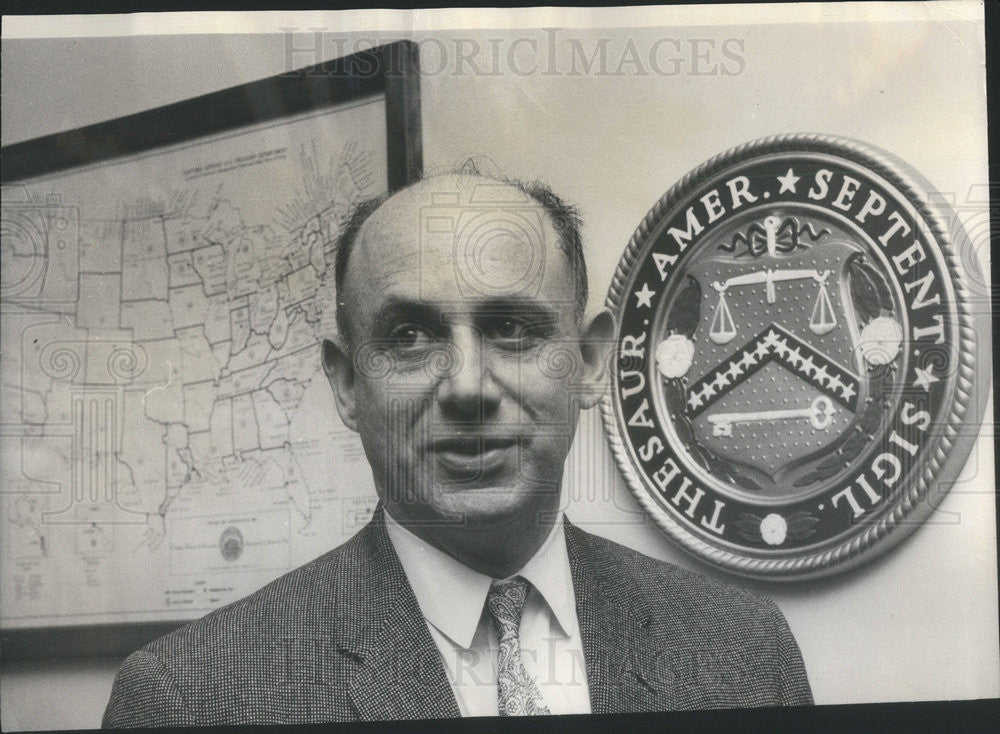 1966 Press Photo Edwin Rains Customs Deputy Commissioner - Historic Images