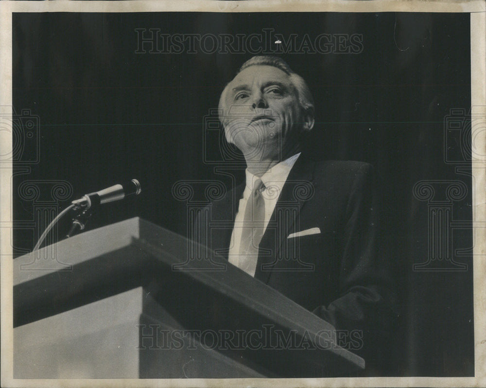 1967 Press Photo Edward Morgan Columnist Sun Times - Historic Images