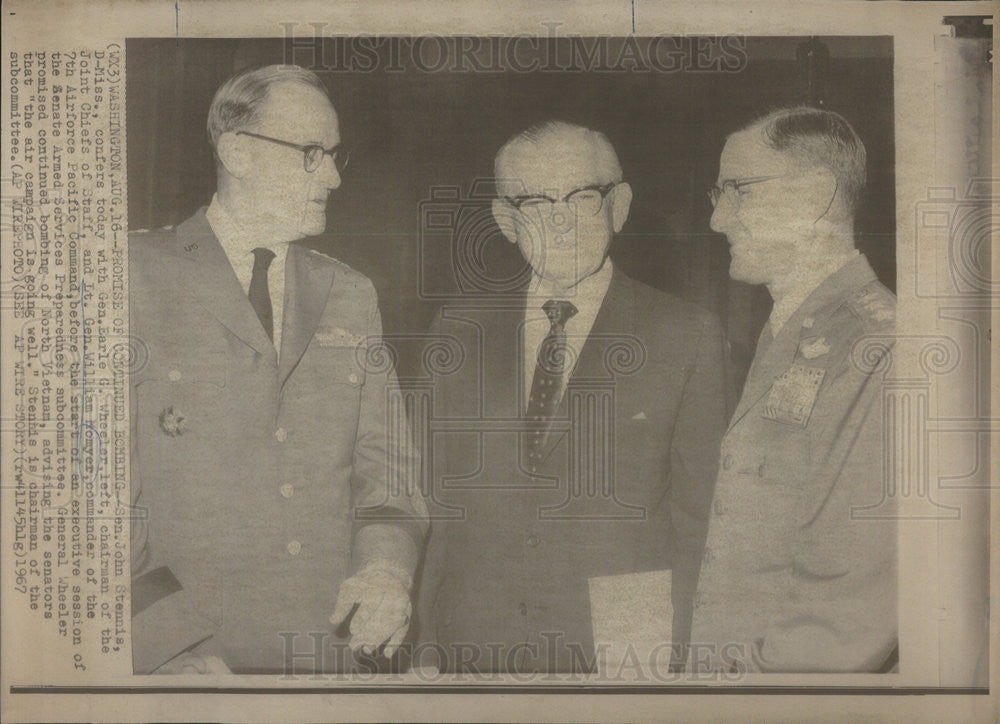 1967 Press Photo Lieutenant General William Momyer Air Force Commander - Historic Images