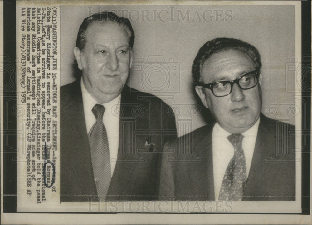 1975 Press Photo Secretary State Henry Kissinger Chairman Thomas Morgan - Historic Images