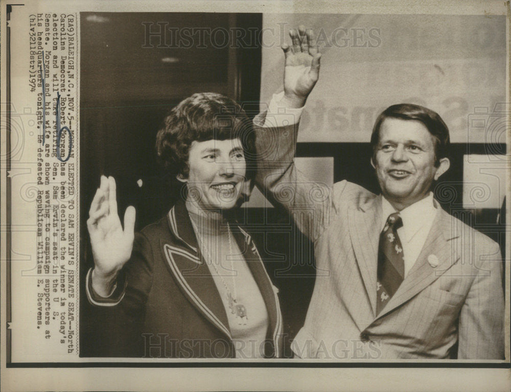 1974 Press Photo Robert Morgan and His Wife - Historic Images