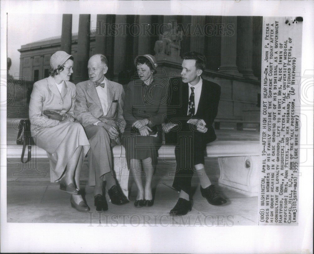 1955 Press Photo Dr John Peters With His Family After Court Hearing - Historic Images