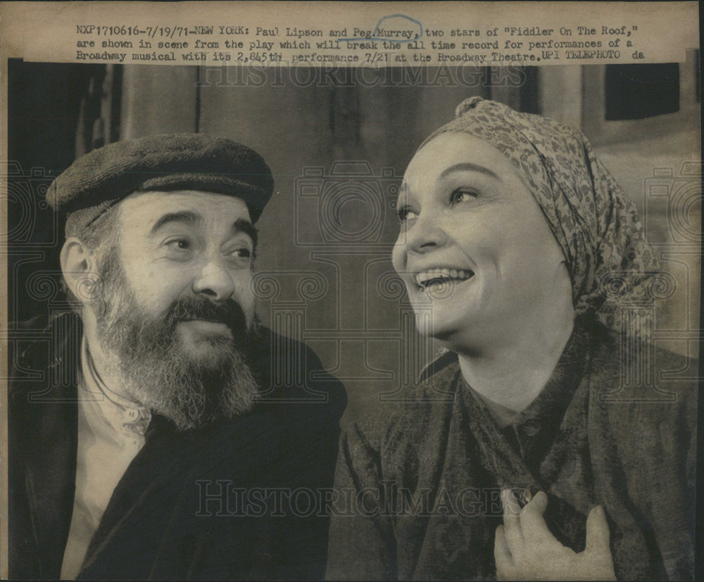 1971 Press Photo Paul Lipson and Peg Murray stars &quot;Fiddler on the Roof&quot; - Historic Images