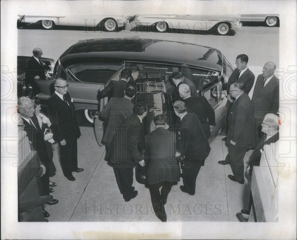 1958 Press Photo Cmdr. Eugene MacDonald Pallbearer Hugh Robertson Karl Hassel  - Historic Images