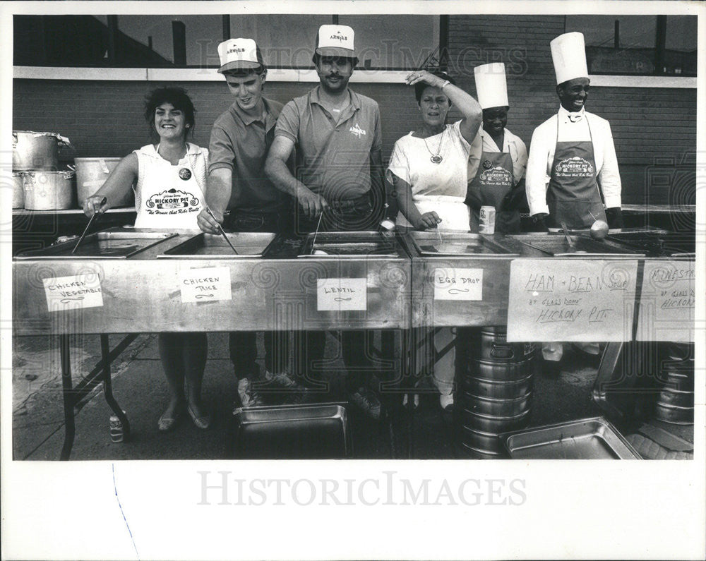 1987 Press Photo soup servers Hamid Soltani Ellen Cummings James Little Charles - Historic Images