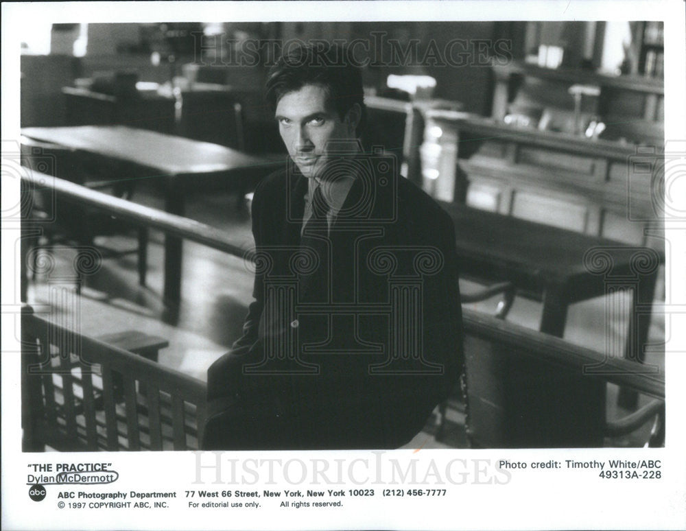 1997 Press Photo Dylan McDermott in &quot;The Practice&quot; on ABC - Historic Images