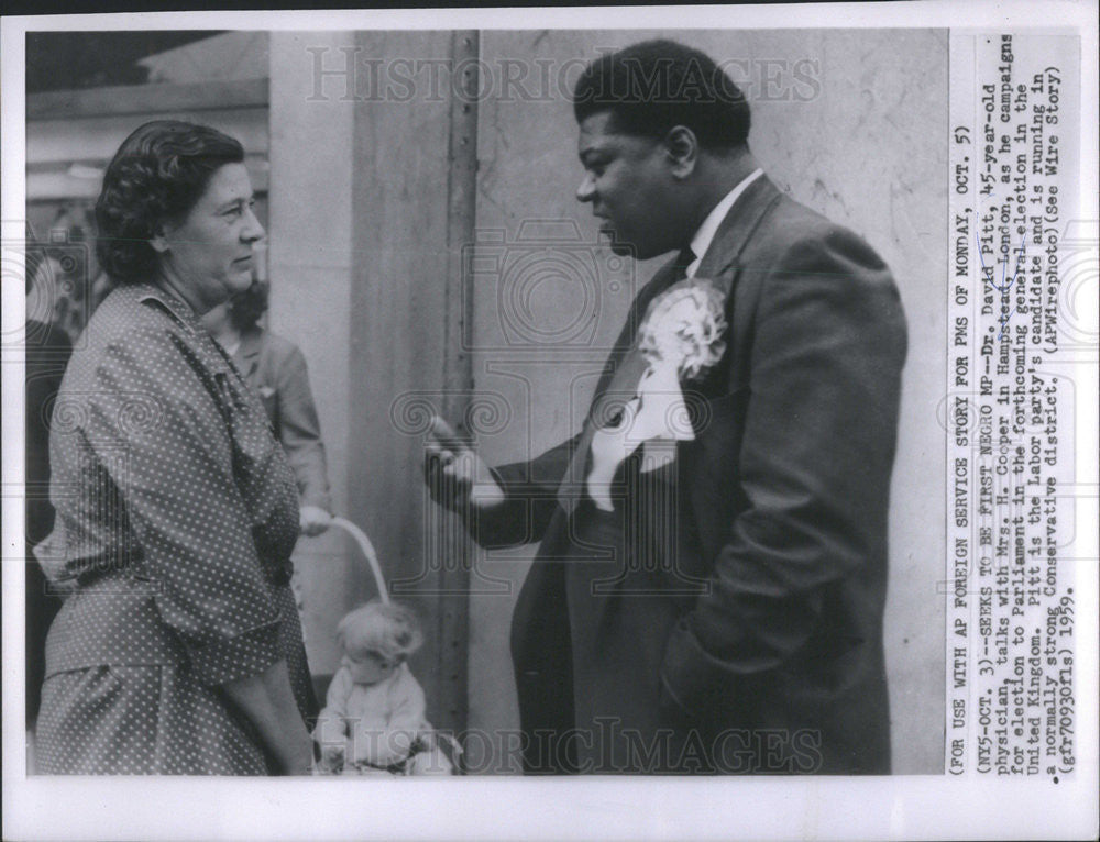 1959 Press Photo Dr David Pitt Campaigning for Election to Parliament in UK - Historic Images