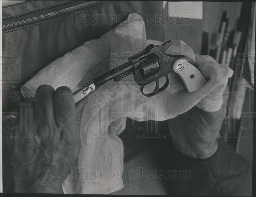 1967 Press Photo Michael Pisarski Gun Shooting Christine Mitchell West Leyden - Historic Images