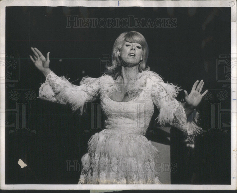 1968 Press Photo Sheila Mac Rae - Historic Images