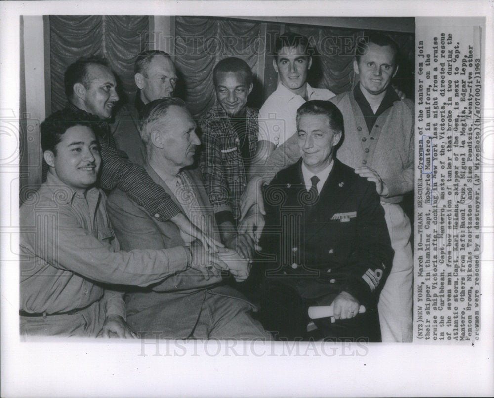 1962 Press Photo Crewmen of tanker Gem and  Capt R Mantero who rescued them - Historic Images