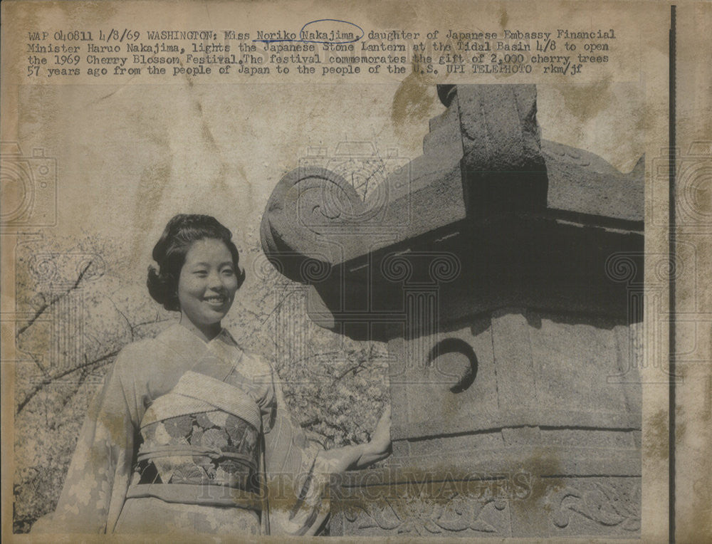 1969 Press Photo Noriko Nakajima Opens 1969 Cherry Blossom Festival - Historic Images