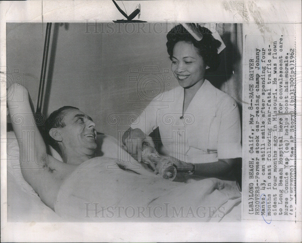 1962 Press Photo Race Driver Johnny Mantz In Hospital Bed Nurse Connie Yap - Historic Images