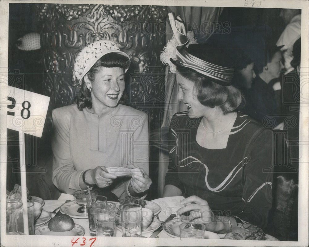 1950 Press Photo Mrs Donald Miller and Mrs Edmund Mansure - Historic Images