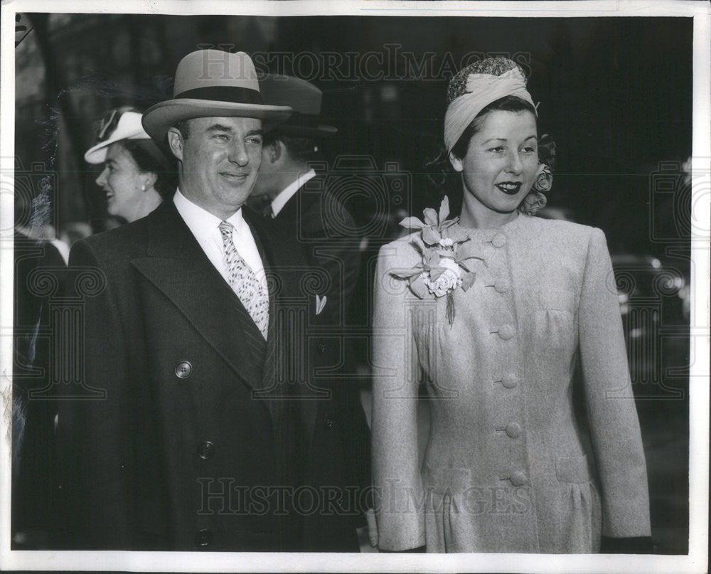 1941 Press Photo Mr and Mrs Edmund Mansure at St Chrysostom church - Historic Images