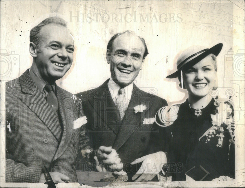 1934 Press Photo Tom Manville,heir withbride Marcelle Edwards and Ed Carroll - Historic Images