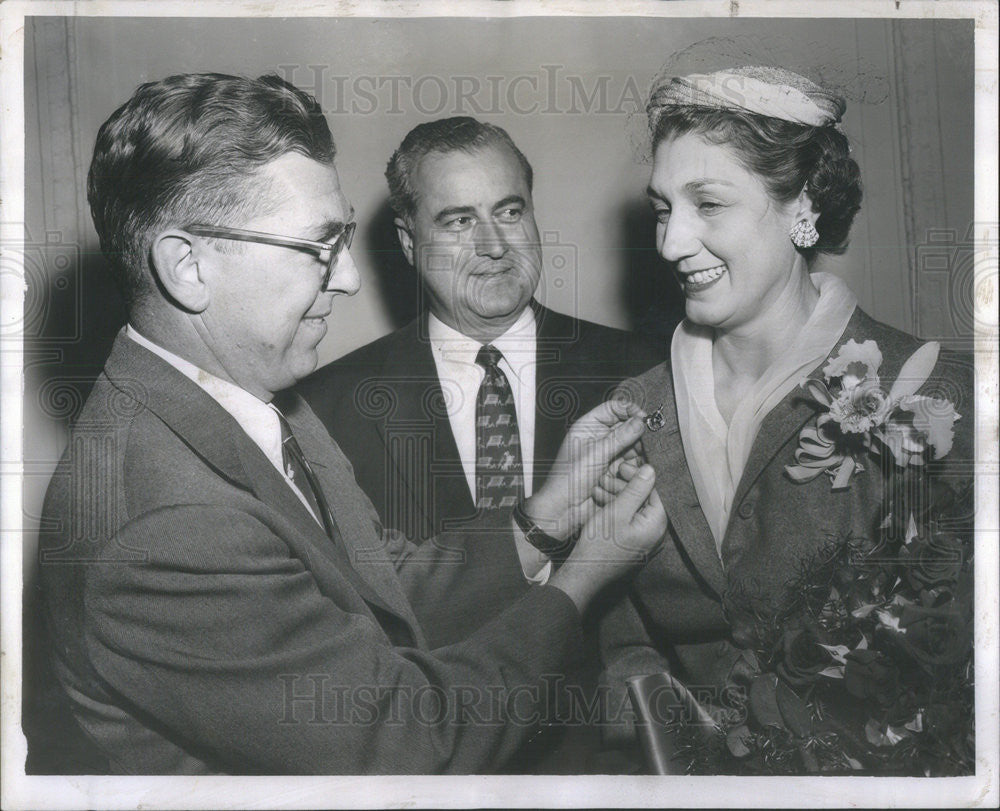 1955 Press Photo Volunteer Of The Year Luncheon Winner Mrs Charles McDaniel - Historic Images