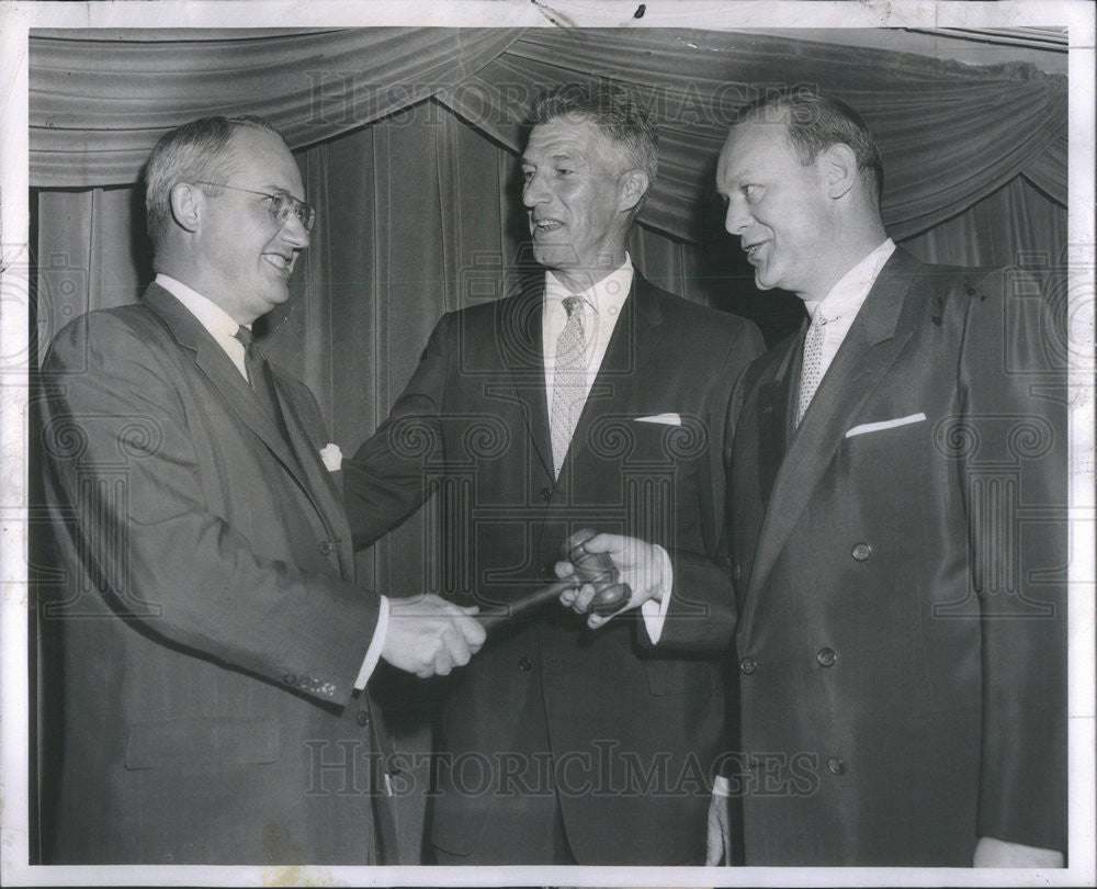 1958 Press Photo Lee Wulff Speaker Executives Club Chicago  Howard D. Murphy - Historic Images