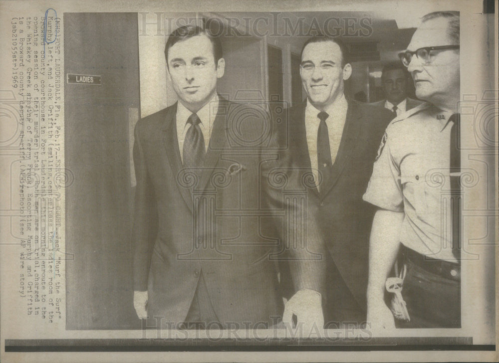 1969 Press Photo Jack Murphy and jack Griffith in route to their murder trial - Historic Images