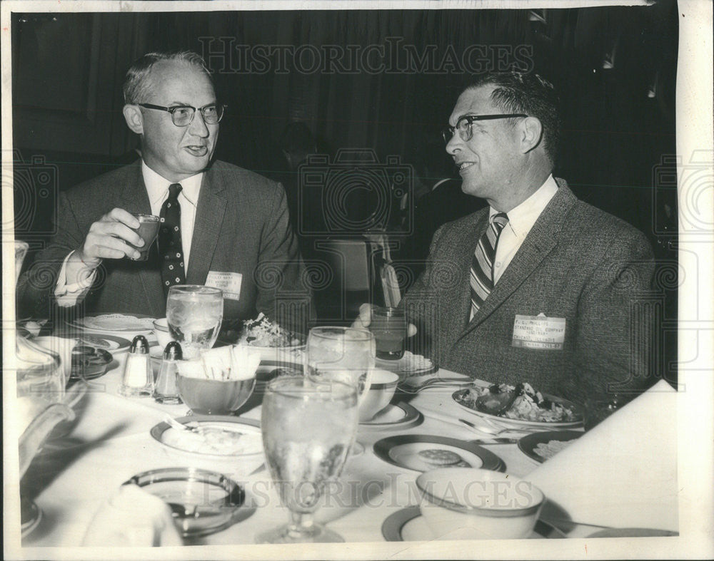 1963 Press Photo H Dudley Murphy and F L Phillips at American Mgt Assn seminar - Historic Images