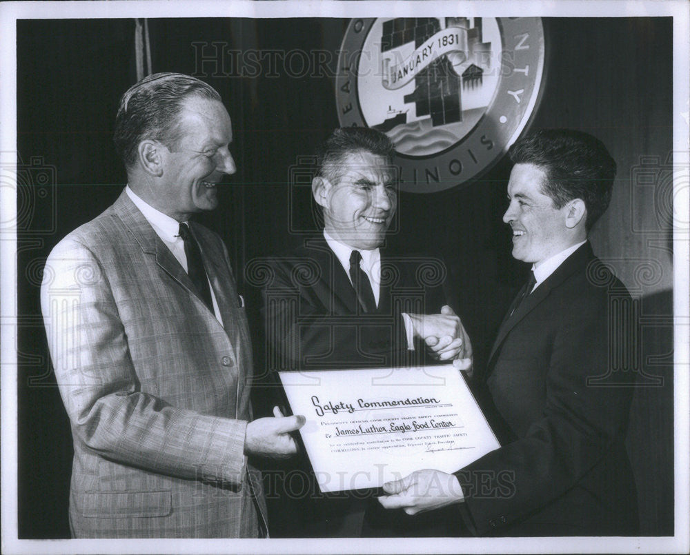 1963 Press Photo James Luther awarded a commendation for Safety Achievement - Historic Images