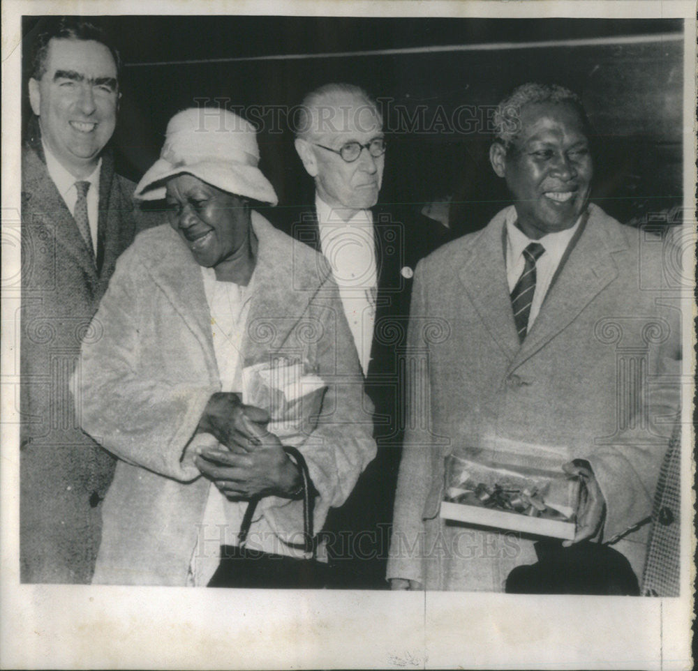 1961 Press Photo Nobel Peace Prize Albert Luthuli Mrs. Luthuli Philip Noel - Historic Images