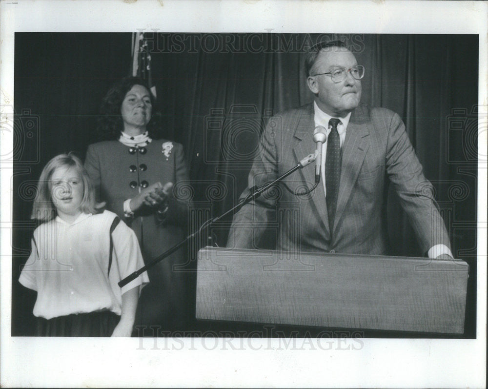 1989 Press Photo Governor Thompson Press Conference Samantha State Building - Historic Images