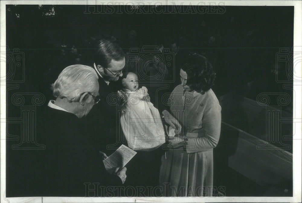 1978 Press Photo Governor Thompson Samantha Daughter Christened Rev. John Stuart - Historic Images