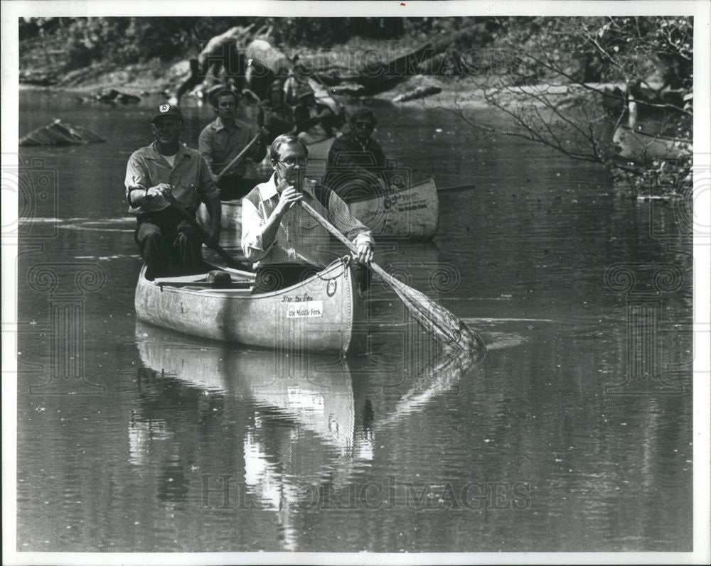 1976 Press Photo  Jim Thompson paddles down the Middle Fork of the Vermillion - Historic Images