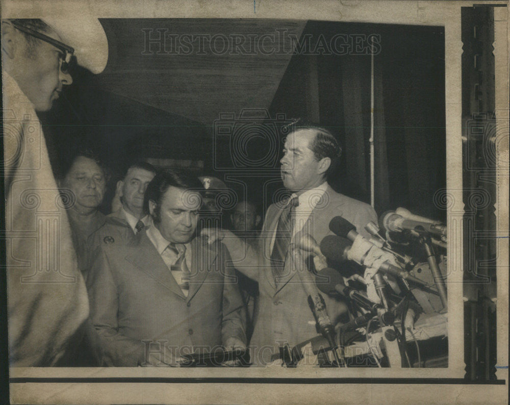 1974 Press Photo WJ Estelle,Tx Dept of Corr,Reuben Motemayor - Historic Images