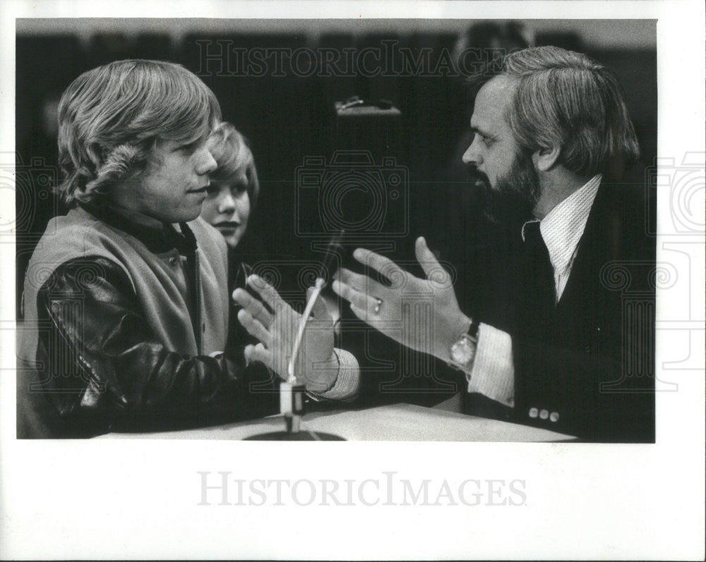 1978 Press Photo Rev. Frank Moyer Counsels Mary Jane Sheehan After Local Murder - Historic Images