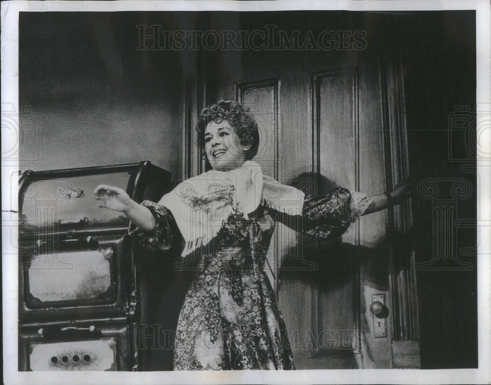 1972 Press Photo Actress Sada Thompson In George Furth&#39;s Comedy Hit &quot;Twigs&quot; - Historic Images