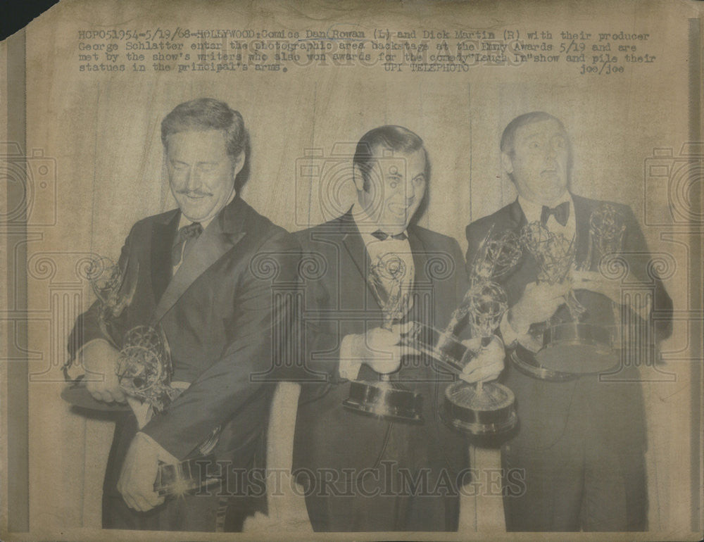 1968 Press Photo Dan Rowan Actor Dick Martin George Schlatter Emmy Awards - Historic Images
