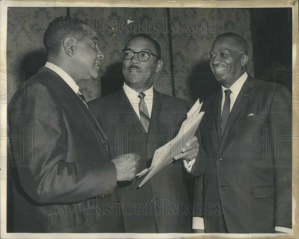 1965 Press Photo Carl T. Rowan Theodore Jones Albert Brooks NAACP President - Historic Images