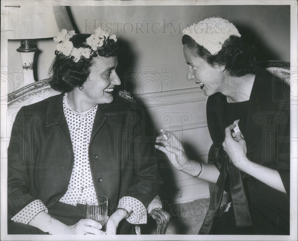 1956 Press Photo Mrs. Paul RowanMrs. Ambrogio Cassinerio Passavant Hospital - Historic Images