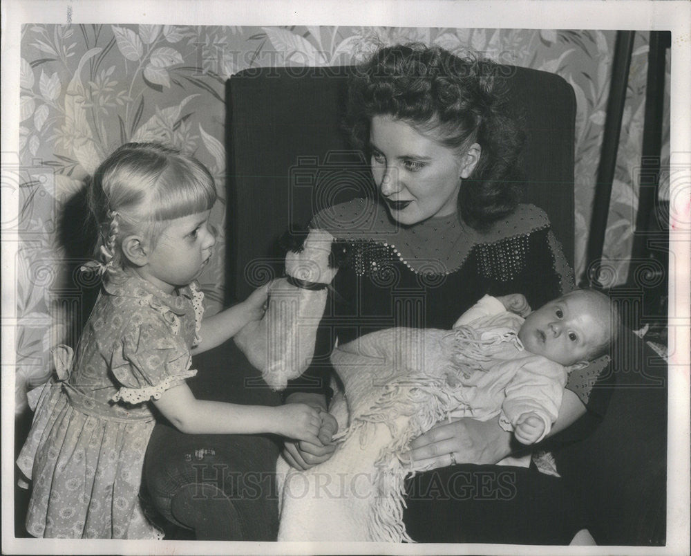 1948 Press Photo Mrs Alice Leah and her children - Historic Images