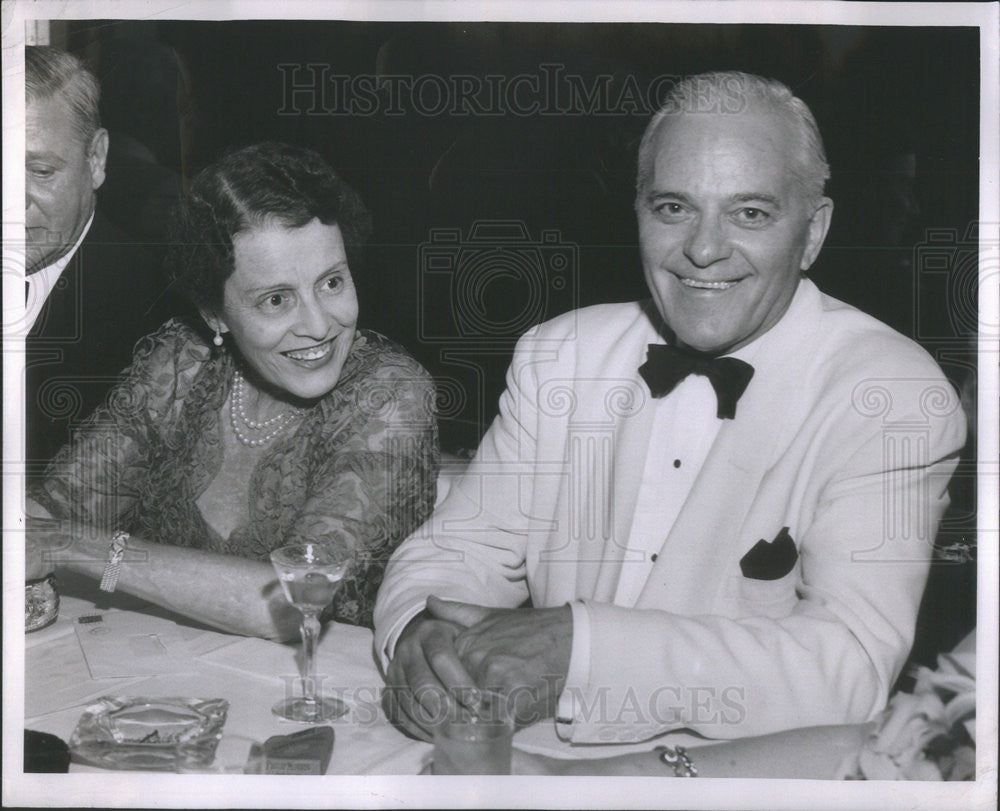 1954 Press Photo Socialites Attending Dinner Mitchell Walden Madrian Lolita - Historic Images
