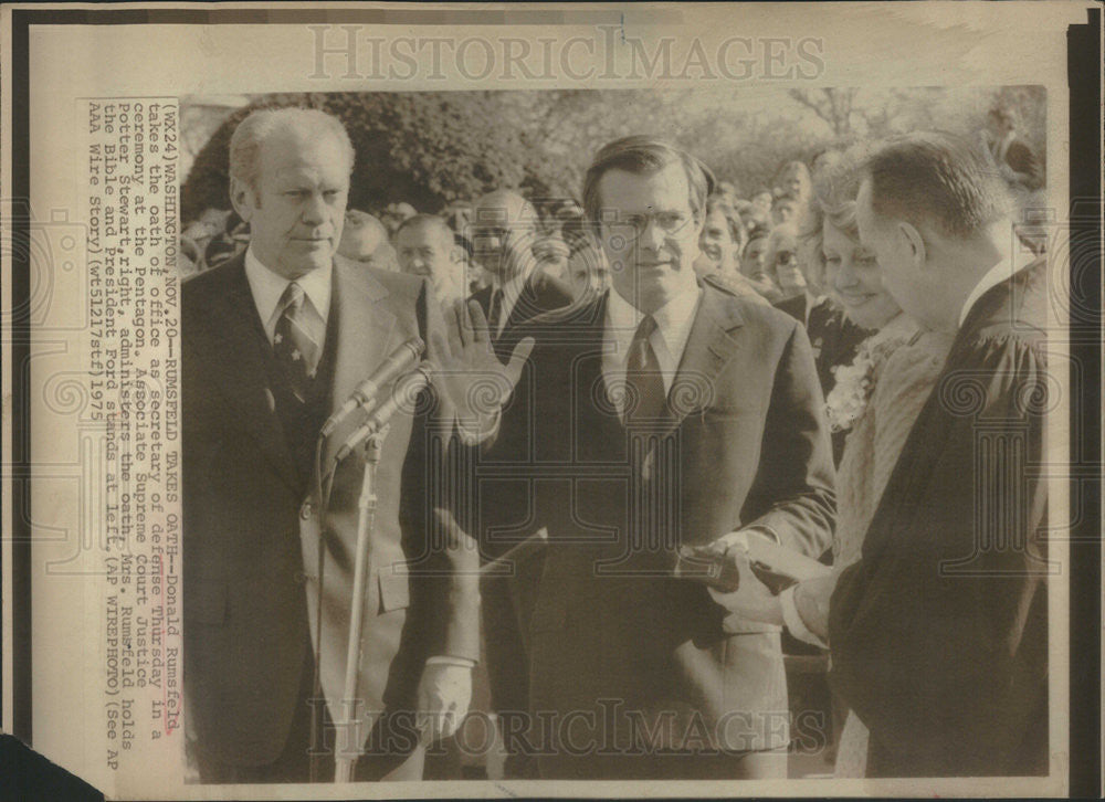 1975 Press Photo Rumsfeld Taking the Oath of Office as Secretary of Defense - Historic Images