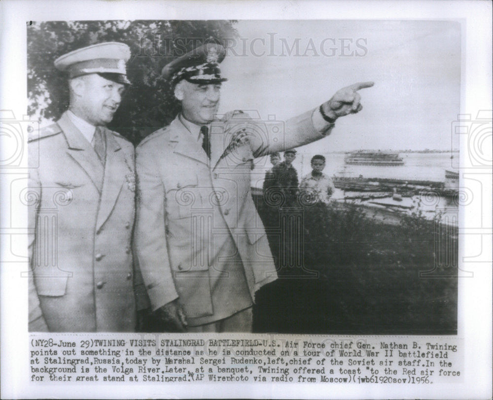 1956 Press Photo US Air Force Chief Gen Nathan Twining In Stalingrad Russia - Historic Images