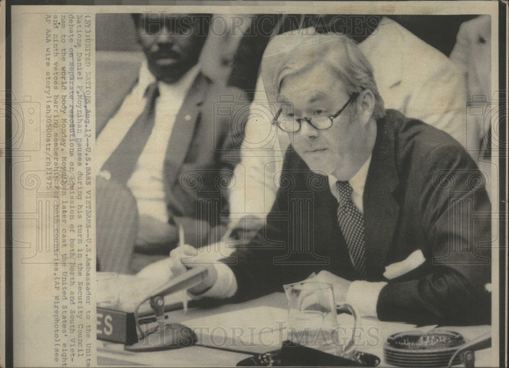 1975 Press Photo US Ambassador To UN Daniel P Moynihan Security Council Debate - Historic Images