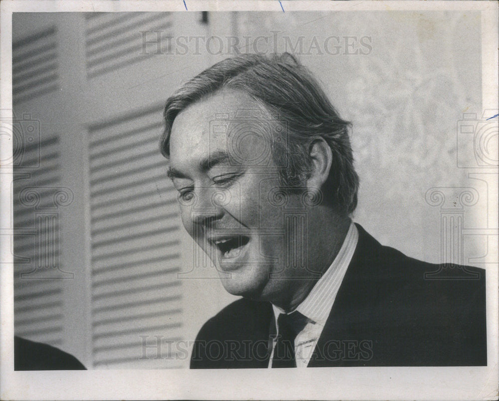 1970 Press Photo Daniel P Moynihan Making Comments Before Inaugural Dinner Rehab - Historic Images