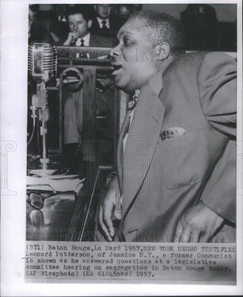 1957 Press Photo Former Communist Leonard Patterson Testifying Committee Hearing - Historic Images