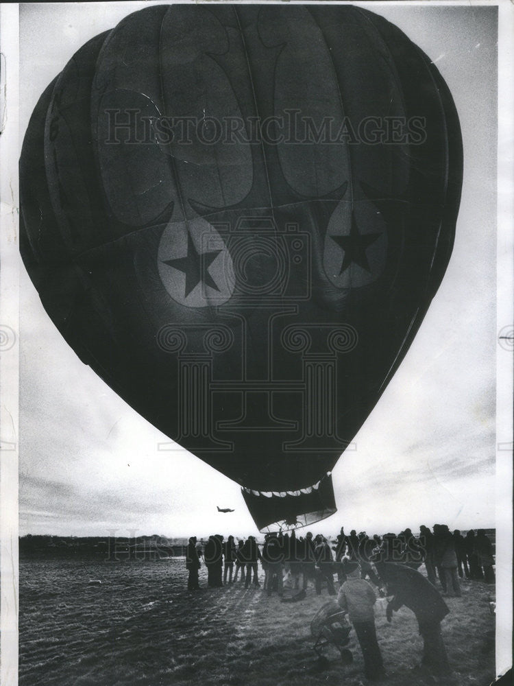 1975 Press Photo Stephen Newlander Hot Air Balloon Magnificent Ratitour - Historic Images