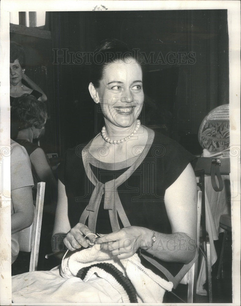 1963 Press Photo Mrs. Rodney Nelson Society Fashion Show to Benefit Grant Hosp. - Historic Images