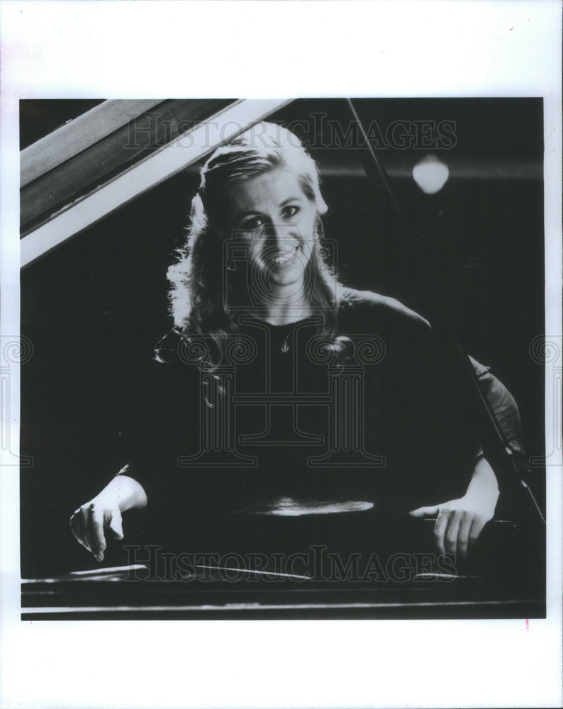 1993 Press Photo Gall Niwa to play recital announcement - Historic Images