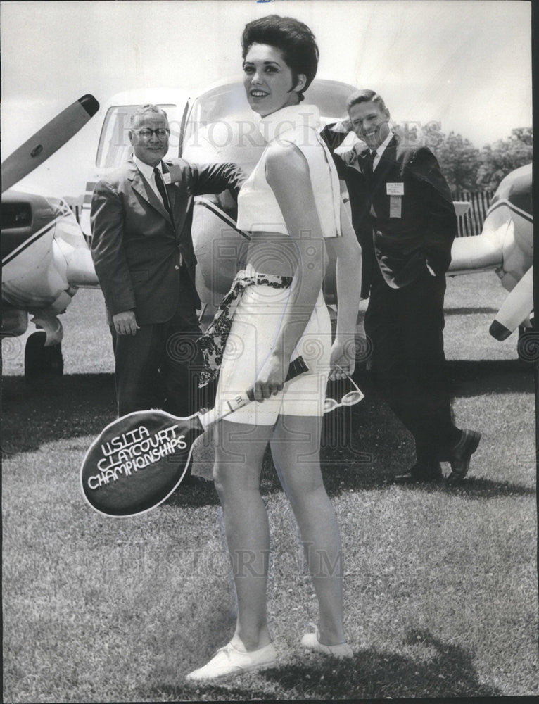 1965 Press Photo Diane Nielsen Wears White Ribbed Bare Midriff Tennis Costume - Historic Images